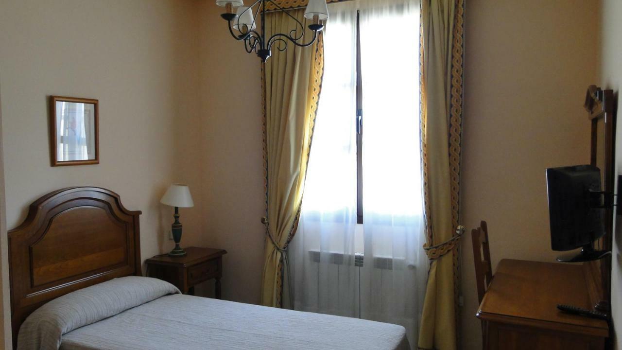 Hostal Las Paneras Авила Экстерьер фото